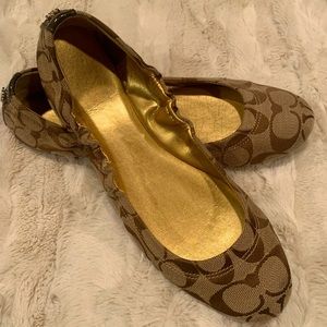 Women’s size 8 Coach Flats